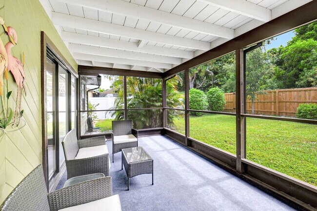 Foto del edificio - 9311 Longmeadow Cir