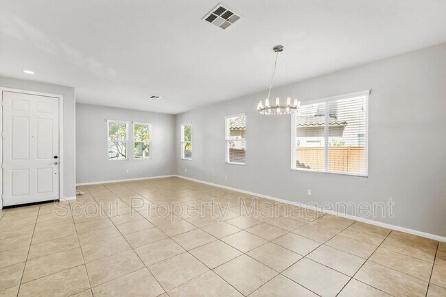 Building Photo - 44704 Mumm St