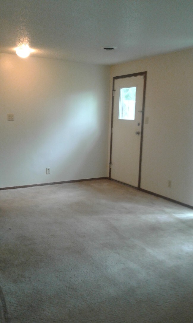 Foto del edificio - 715 Westridge Rd