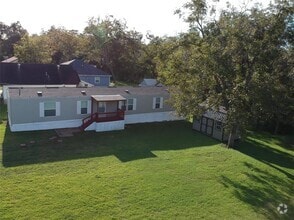 Building Photo - 215 Live Oak St