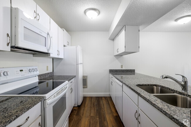 1 habitación, 1 baño - 650 pies cuadrados - Cocina - Liberty Place Apartments