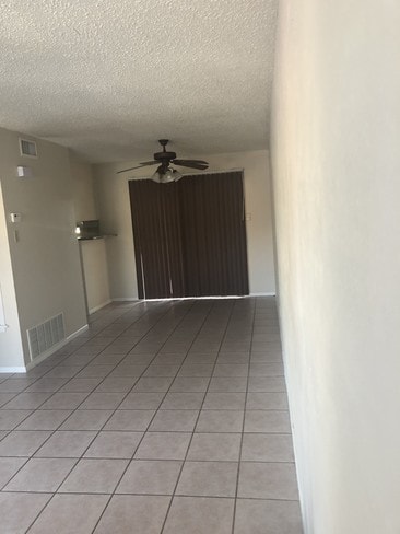 Building Photo - 901 Castle Heights Dr