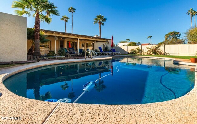 Foto del edificio - 6316 E Doubletree Ranch Rd