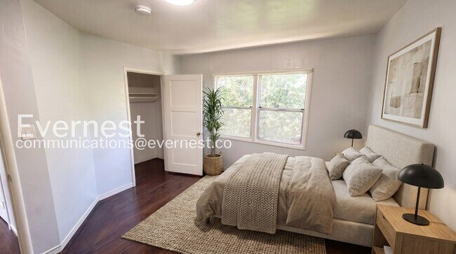 Foto del edificio - 6618 Laird Ave