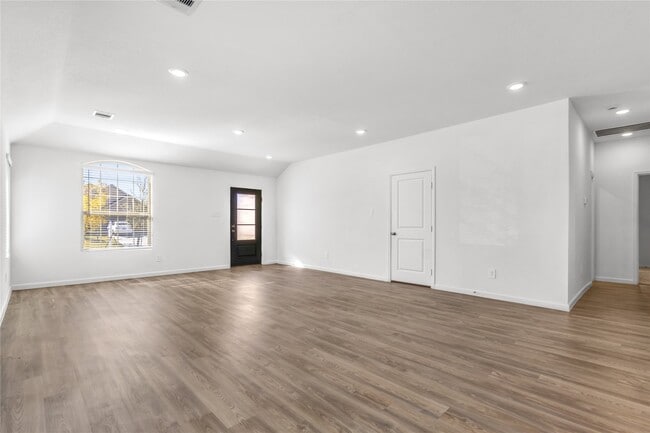 Building Photo - 3149 Catalonion Ct