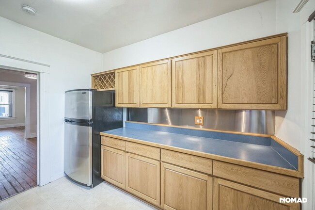 Building Photo - 2 Bedroom townhome in Denver with yard