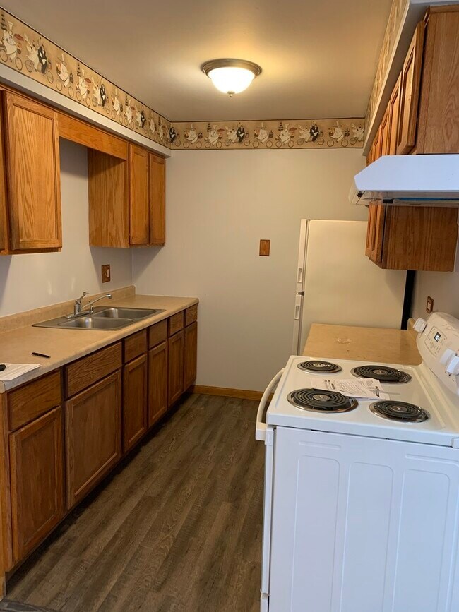 535 W Lies Rd Unit 6, Carol Stream, IL 60188 Condo for Rent in Carol