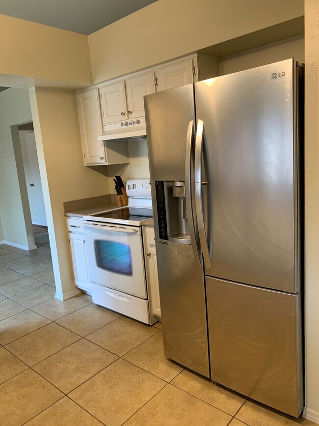 Foto del edificio - 2832 Oak Shore Rd