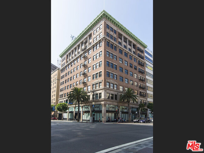 Foto del edificio - 1645 Vine St
