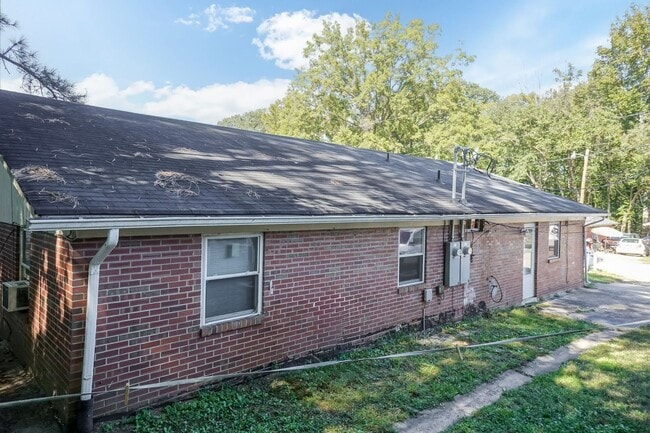 Building Photo - 602 Barton St