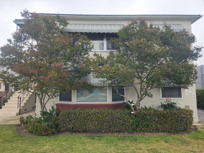 Building front - 5618 Kester Ave