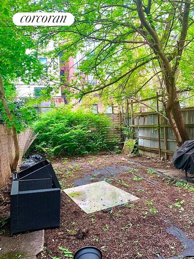 Primary Photo - 365 Monroe St