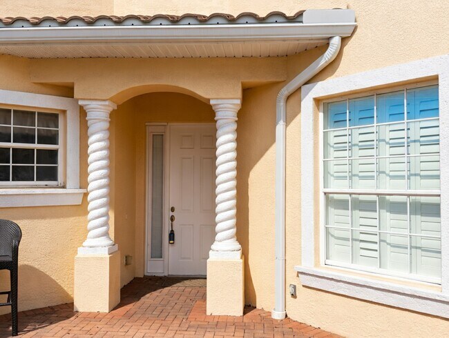 Foto del edificio - 1802 Triano Cir