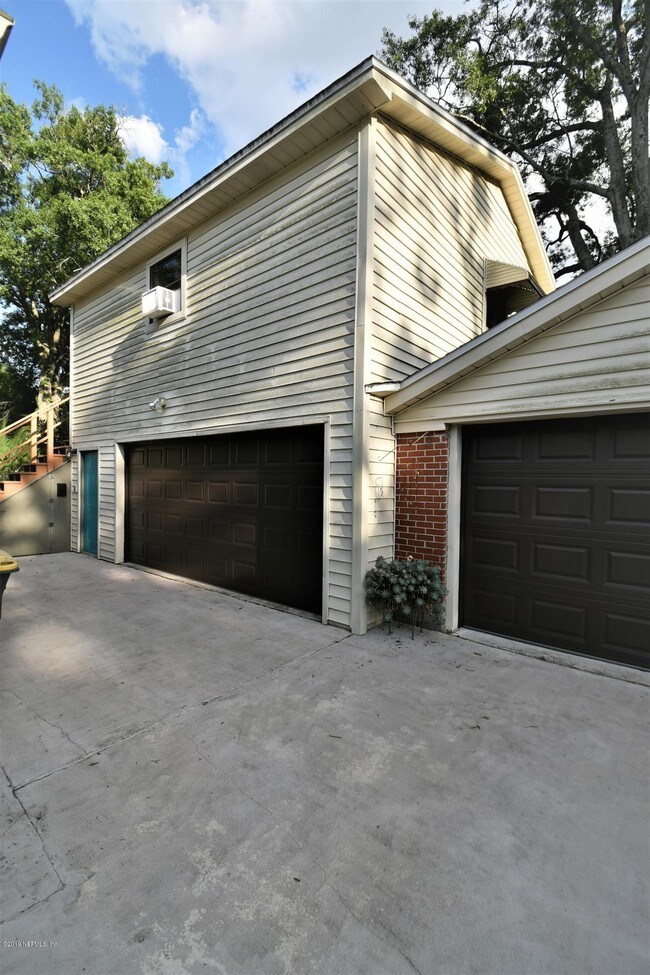 Building Photo - 4540 Astral St