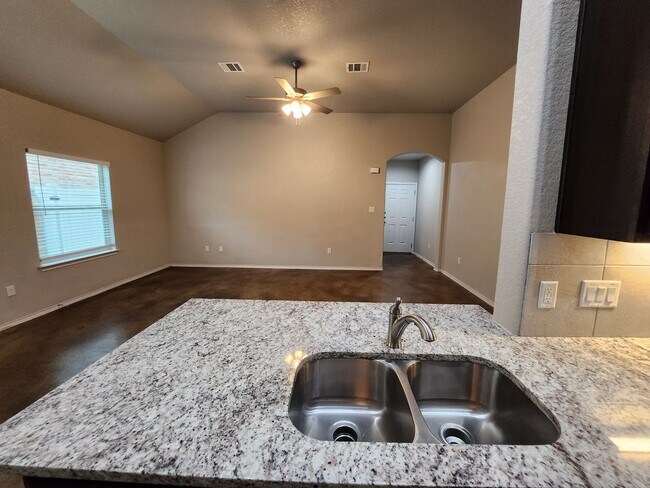 Foto del edificio - 620 Heathers Wy