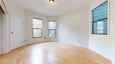 Building Photo - 2136 Hayes St
