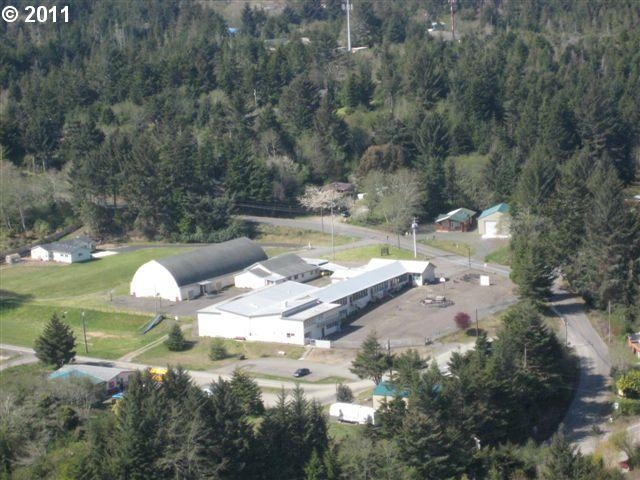 Primary Photo - 64065 Seven Devils Rd
