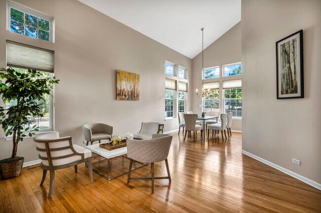 Building Photo - 2241 Avalon Ct S