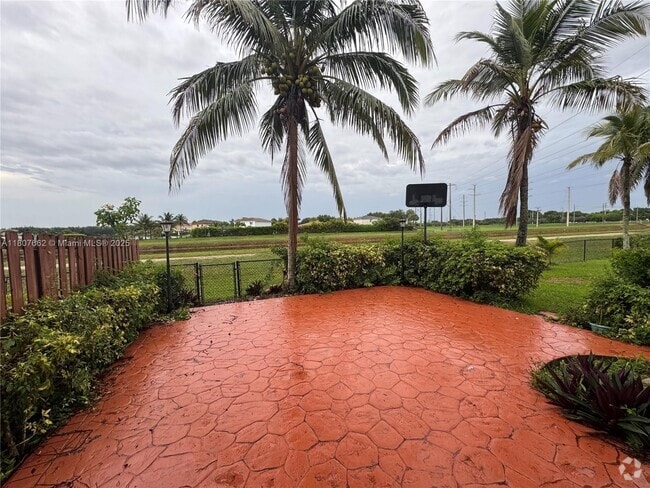 Building Photo - 12701 SW 49th Ct