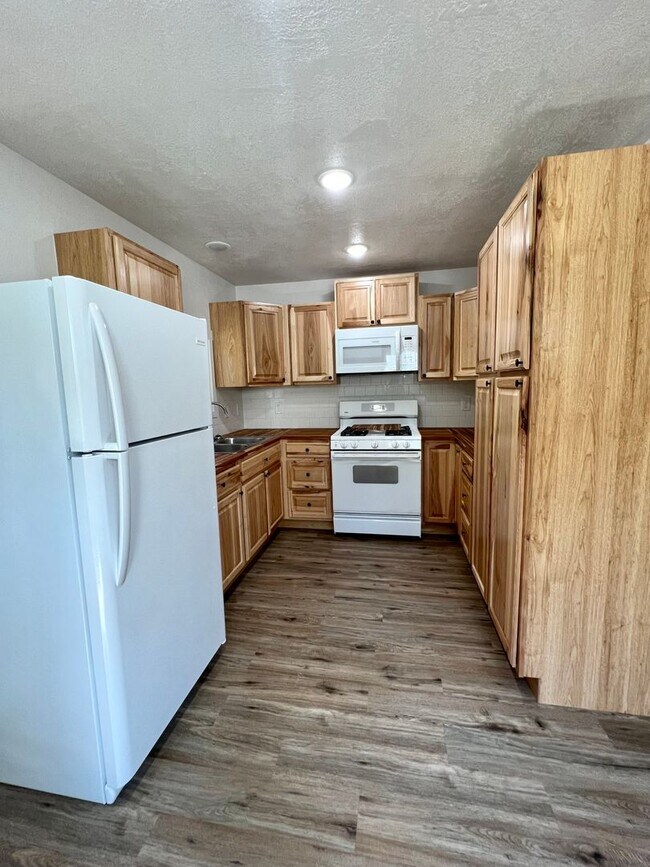 Foto del edificio - LONG TERM RENTAL