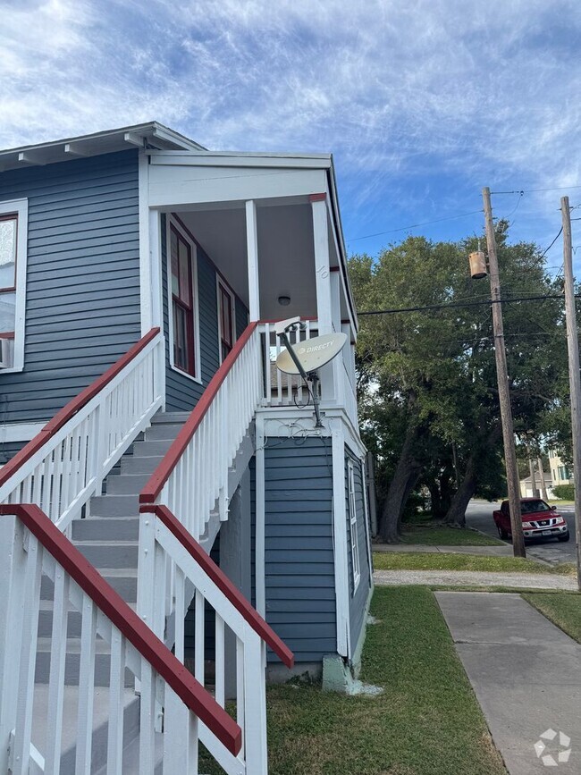 Building Photo - 1113 17th St