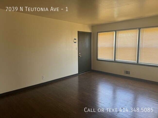Building Photo - 2 Bed Lower unit