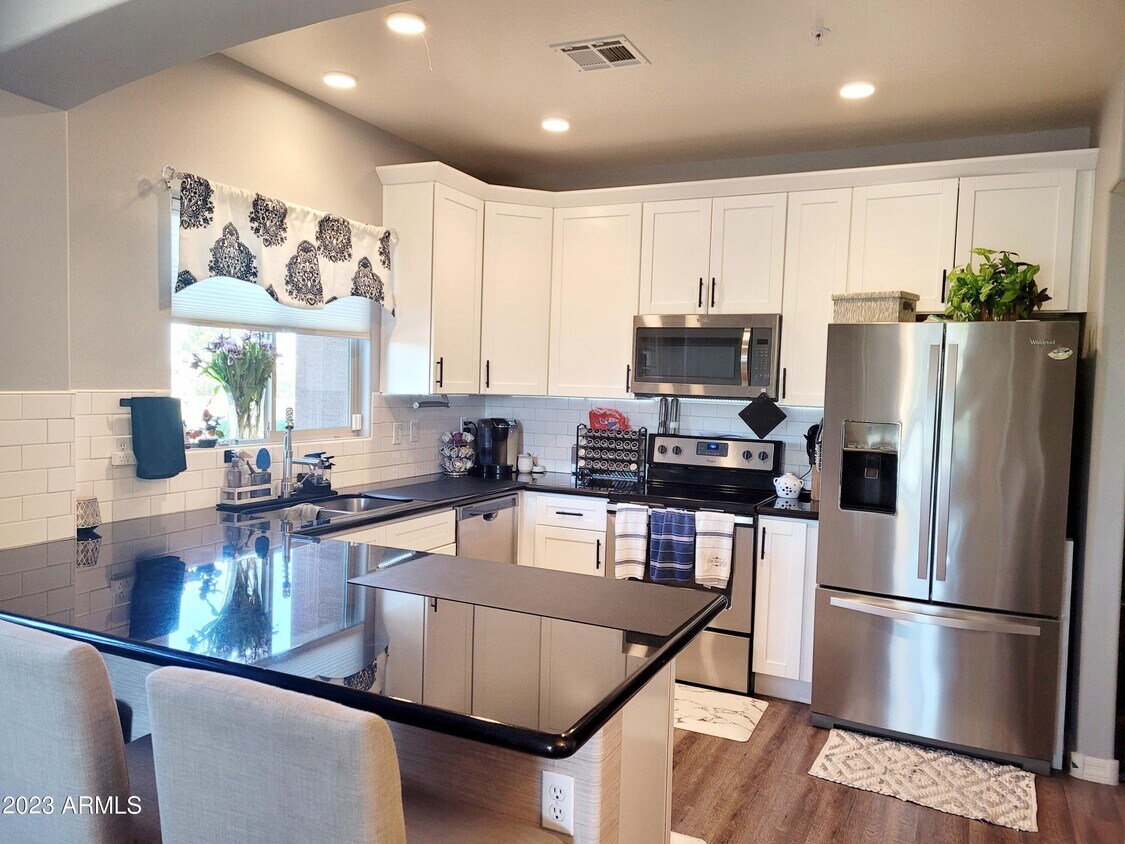 Foto principal - 7726 E Baseline Rd