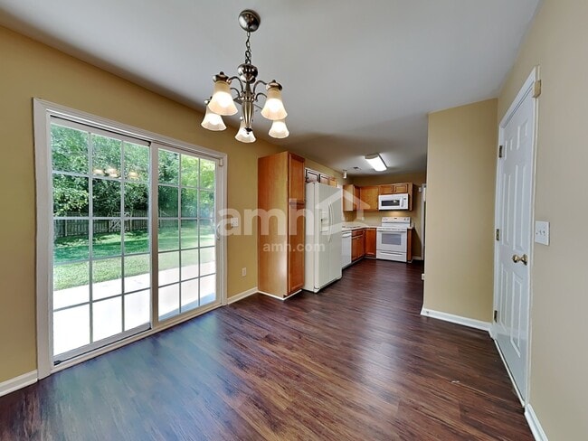 Building Photo - 14 Bluestem Ct