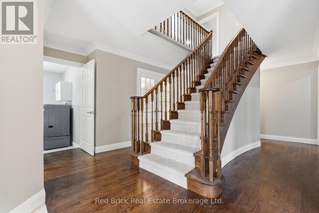 Building Photo - 3980 Chadburn Crescent