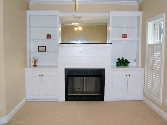 Foto del edificio - 29 Hillcrest Dr