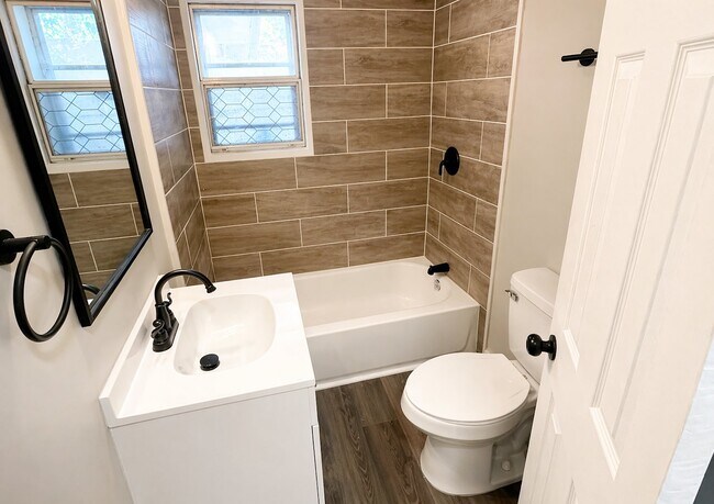 Foto del edificio - 2317 Cedar St