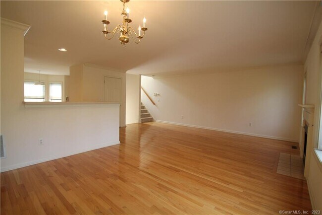 Foto del edificio - 1407 Larson Dr