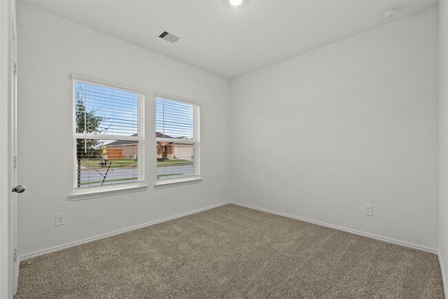Building Photo - 6023 Ginevra Summers Dr
