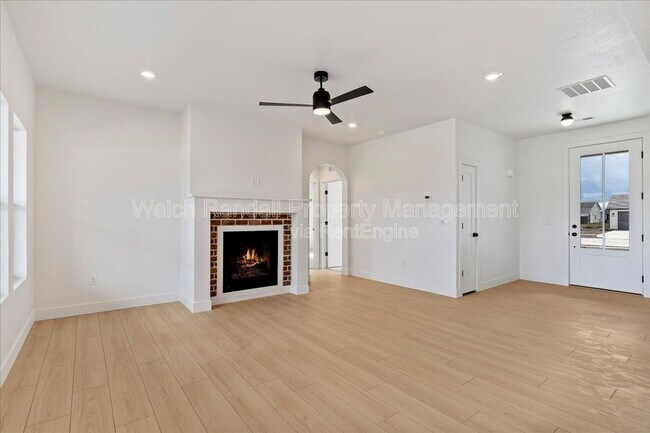 Foto del edificio - 837 E 3rd N