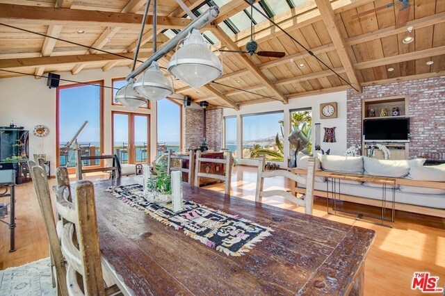 Foto del edificio - 3916 Rambla Orienta