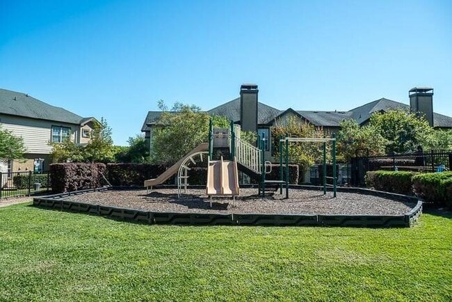 Building Photo - 1215 W Slaughter Ln