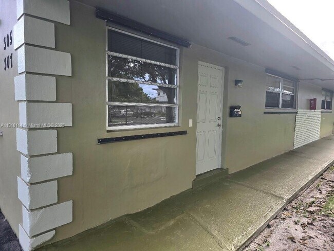 Foto del edificio - 305 N 61st Ave