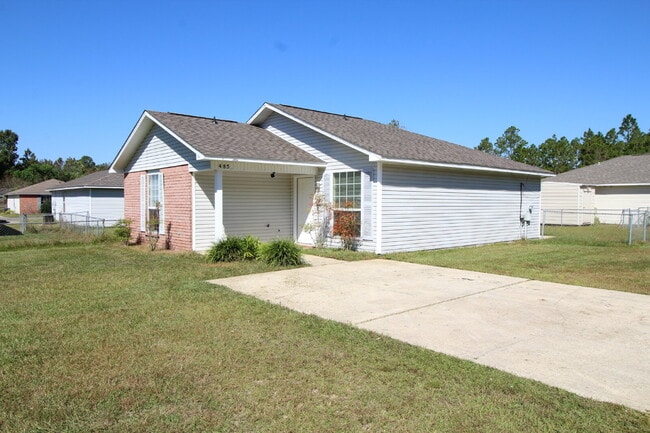 Building Photo - 3 Bedroom Home Near Blue Angel Pkwy – Spac...