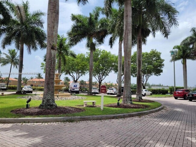 Foto del edificio - 6630 NW 114th Ave