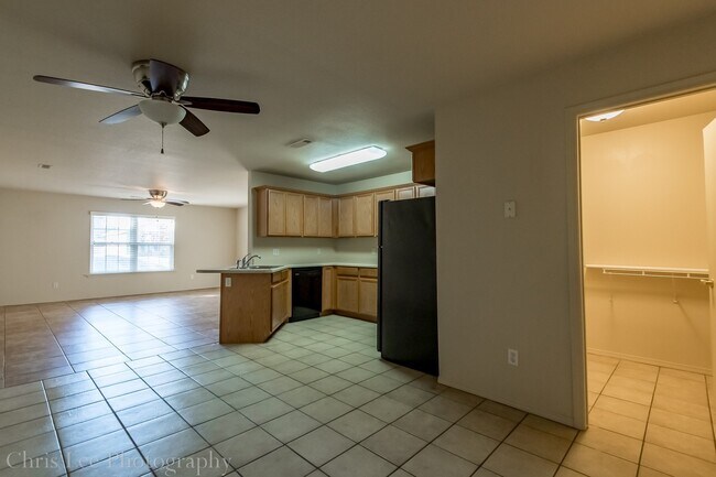 Foto del edificio - 1278 N Heritage Ave