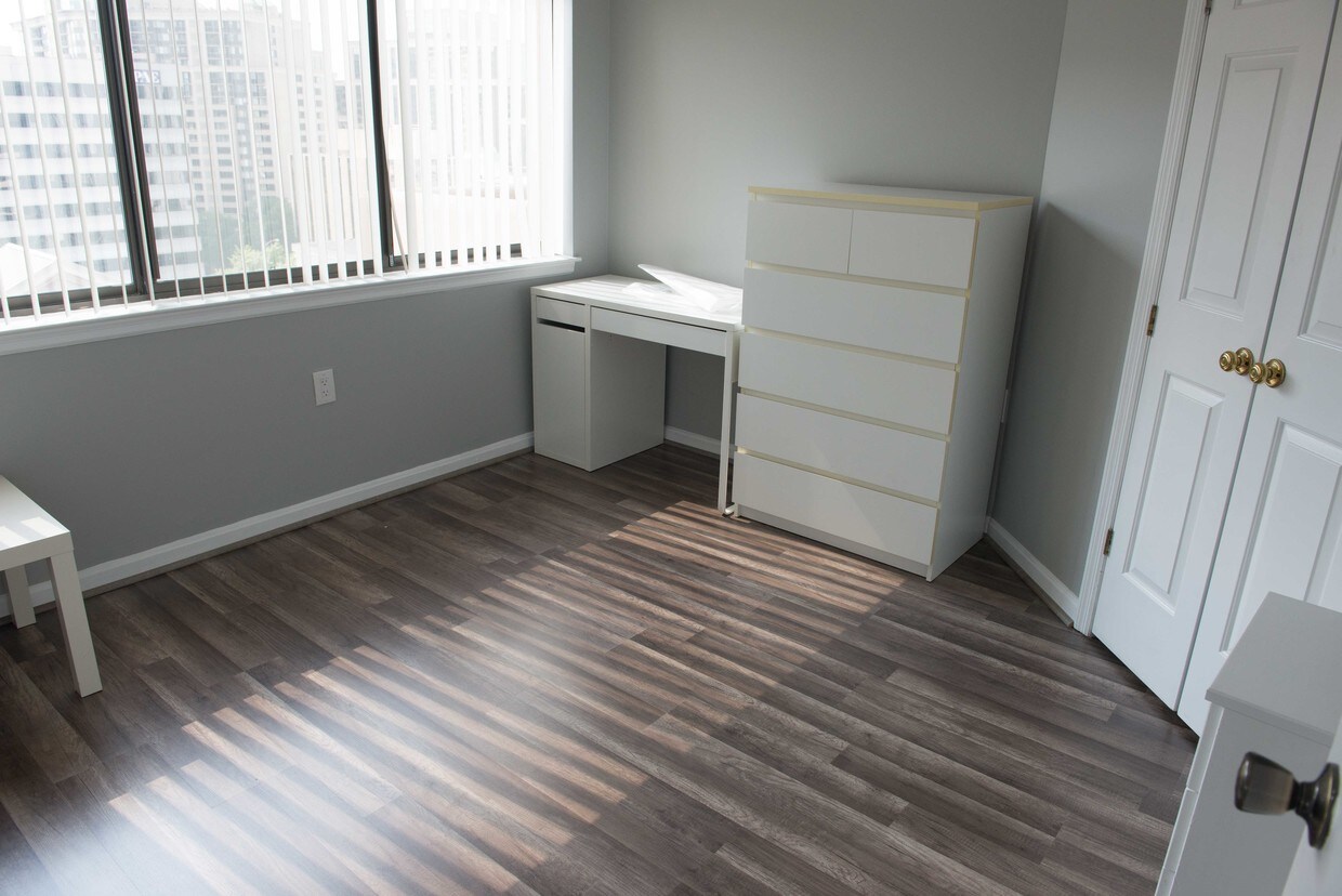 Photo - 1301 N Courthouse Rd (Arlington, VA)