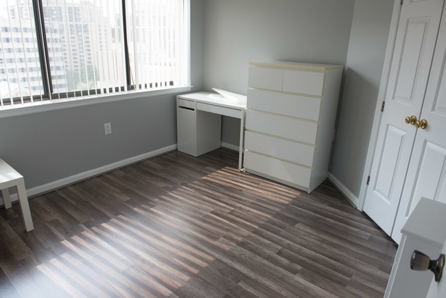 Photo - 1301 N Courthouse Rd