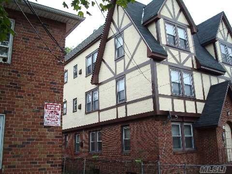 Building Photo - 358 Washington St