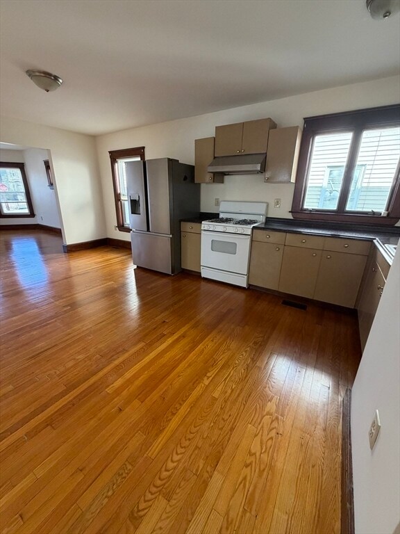 Foto del edificio - 182 Western Ave