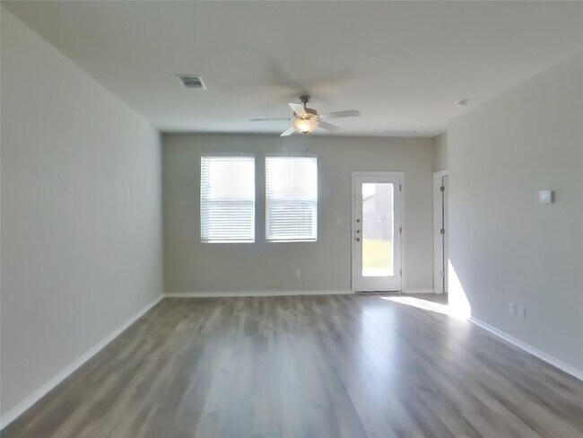 Foto del edificio - 3504 Gooseneck LN