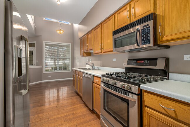 Building Photo - 911 Sheridan Cir