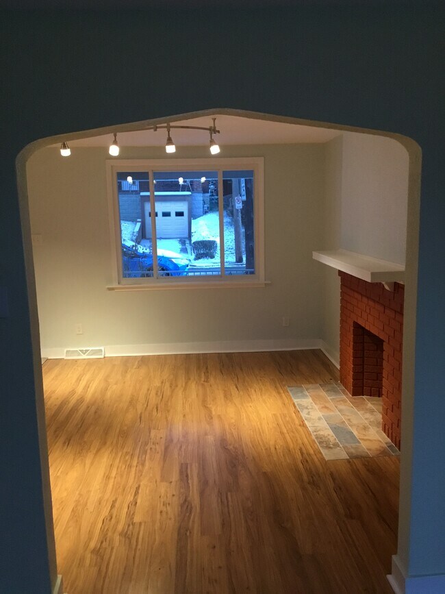 L/r - 1013 Flemington St
