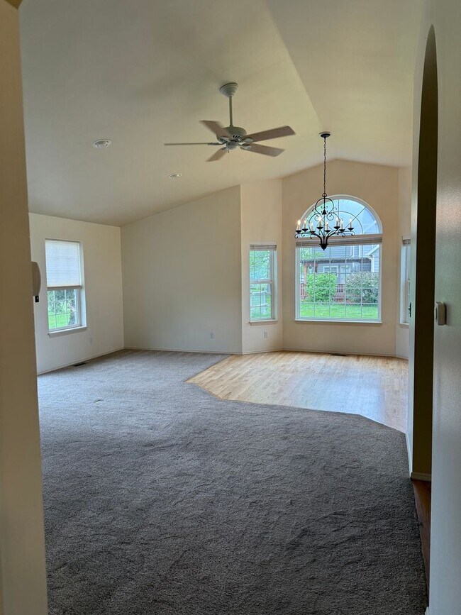 Foto del edificio - Single Family Home for Rent in Bozeman! Ov...