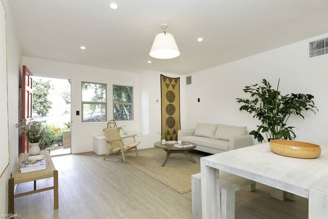 Building Photo - 1 br, 1 bath  - 1549 1/2 Parmer Ave