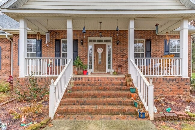 Building Photo - 6240 Hilbert Ridge Dr